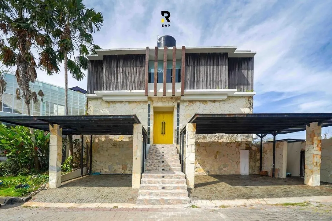 Spacious 2-Bedroom Villa With 850Sqm Of Stylish Space Badung